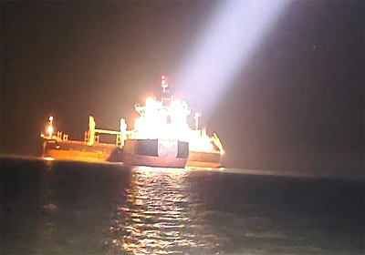 Okha: A major accident happened between two cargo ships in the Arabian Sea