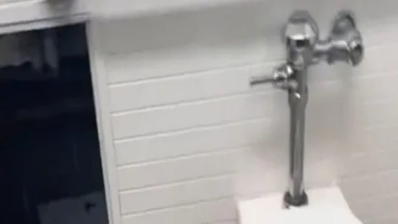 Viral Video: Student found a secret path in the bathroom of the school, seeing the inside view, his senses were blown away
