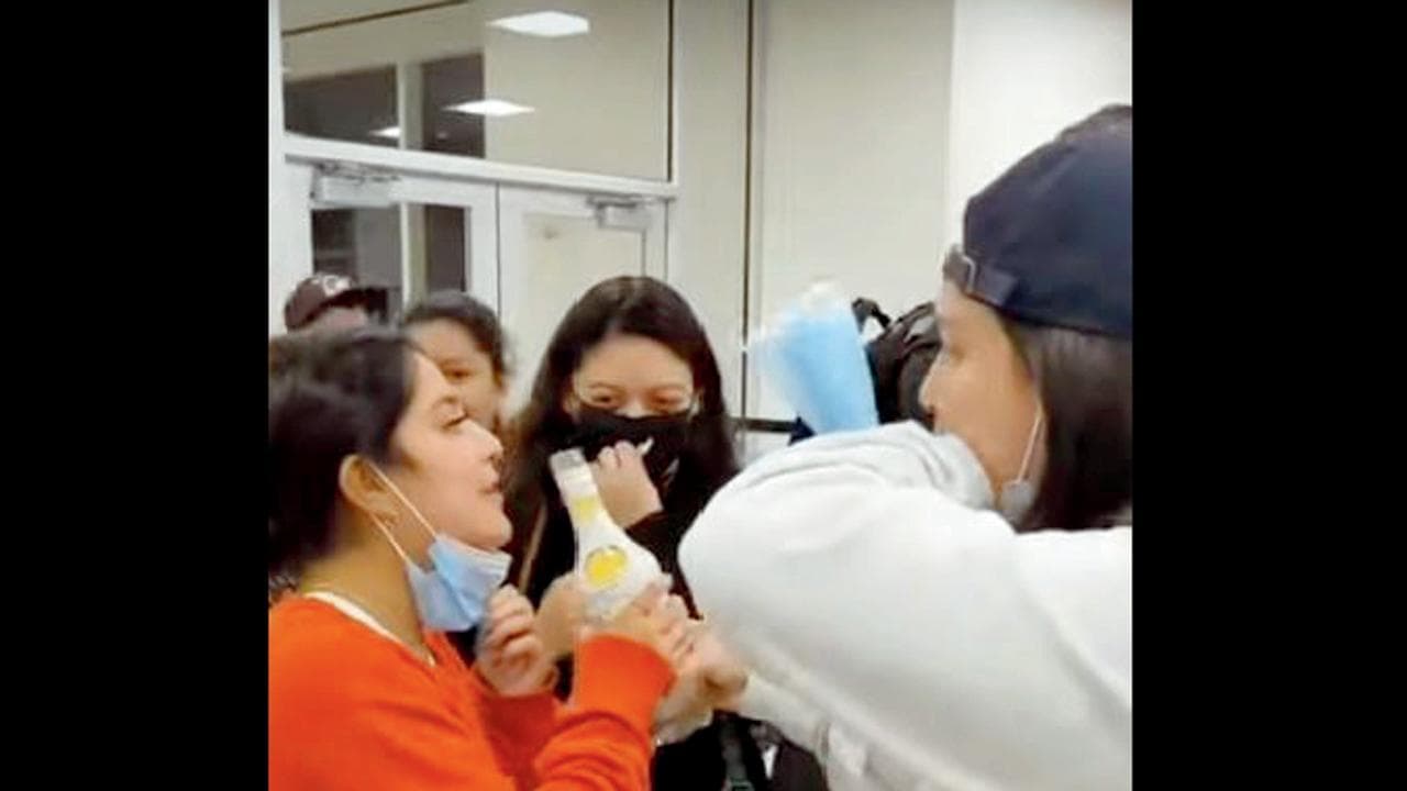 When the security refused to take the plane, the women gave free vodka to all the people standing in the line.