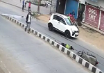 heartwarming scene;  The truck trampled the middle road bike lipsi and the young man!