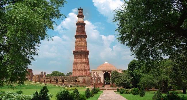 December 9: When a queen committed suicide by jumping off Qutub Minar, along with her two pet dogs