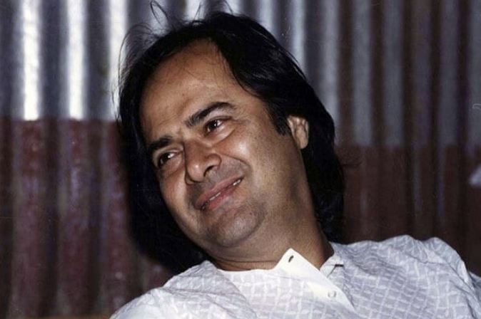Bollywood star late Farooq Sheikh's younger brother passes away