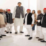 Uttar Pradesh: Country's tallest man joins Samajwadi Party
