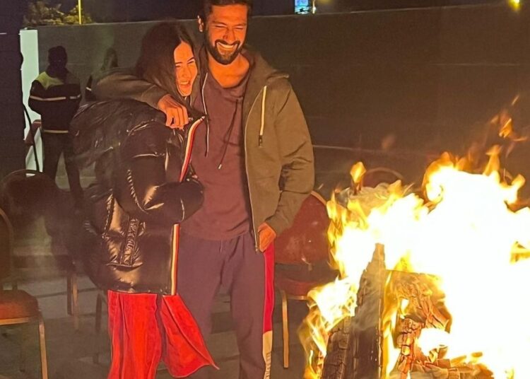 Vicky-Katrina celebrated Lohri together, shared a picture on social media