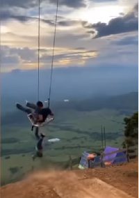 Viral Video: If this had not happened, this man would have reached somewhere else while swinging on a swing