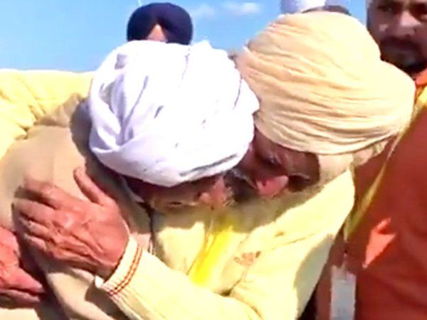 Viral Video: Two brothers were separated at the time of Partition, now after 74 years on Kartarpur Corridor, everyone's eyes are moist