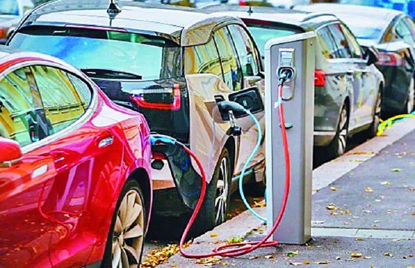 बैटरी स्वैपिंग से इलेक्ट्रिक वाहनों को मिलेगी रफ्तार, दोपहिया-तिपहिया वाहनों की बढ़ेगी मंाग