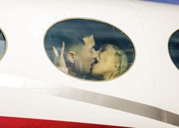 Lo, now couples will be able to enjoy private moments in the airplane;  This airline has come up with a special offer!