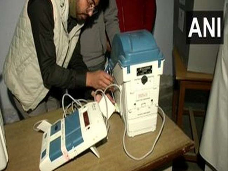 Punjab Polling 2022: पंजाब की सभी 117 सीटों पर शाम 5 बजे तक कुल 63.44% मतदान, 18 एफआईआर दर्ज