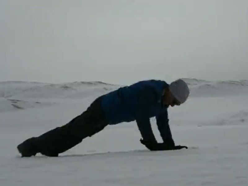 VIDEO: 17,500 फीच ऊंचाई,  माइनस 30 डिग्री तापमान, एक साथ 65 पुशअप, देखिए ITBP के 55 वर्षीय जवान का वीडियो