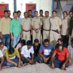 12 arrested for gambling on mare grains, 16 two wheelers, 12 mobiles and Rs 93610 seized - Jhalawar News in Hindi