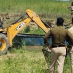 खैरा-श्यामपुरा घाट पर 4 पनडुब्बियों को किया नष्ट, दो ट्रक जब्त