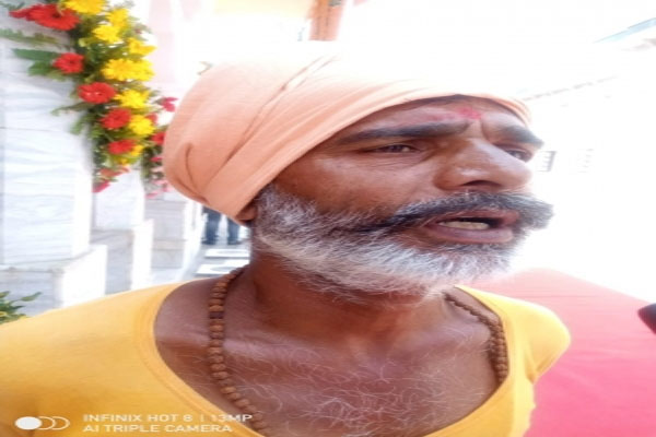 Amazing passion for Yogi, Mamchand came to Gorakhpur on foot from Rajasthan - Lucknow News in Hindi