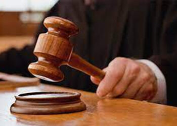 Andhra High Court sentenced 8 IAS officers to 2 weeks in jail, amended the order after pardon - Hyderabad News in Hindi