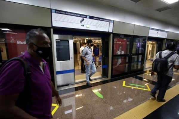 Bharat Bandh: Heavy rush in Chennai metro stations as bus services hit - Chennai News in Hindi