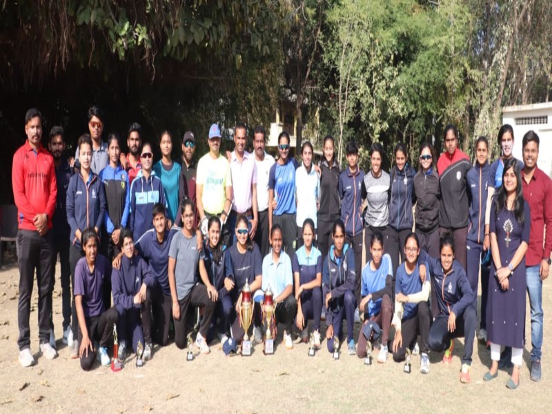 Bhopal Sports News : सौम्या और तमन्ना के जोरदार प्रदर्शन से भोपाल महिला क्रिकेट टीम ने जीता मुकाबला
