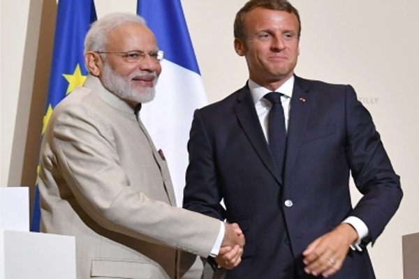 Indian PM, French Prez in regular touch with Ukraine, Russia: Shringla - India News in Hindi