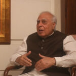 Gandhi family should step down from leadership role in Congress - Kapil Sibal - Delhi News in Hindi