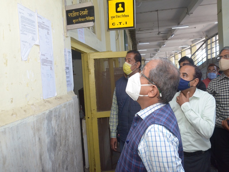 Gwalior DRM Inspection News: तीसरी लाइन का काम अंतिम चरण में है: डीआरएम