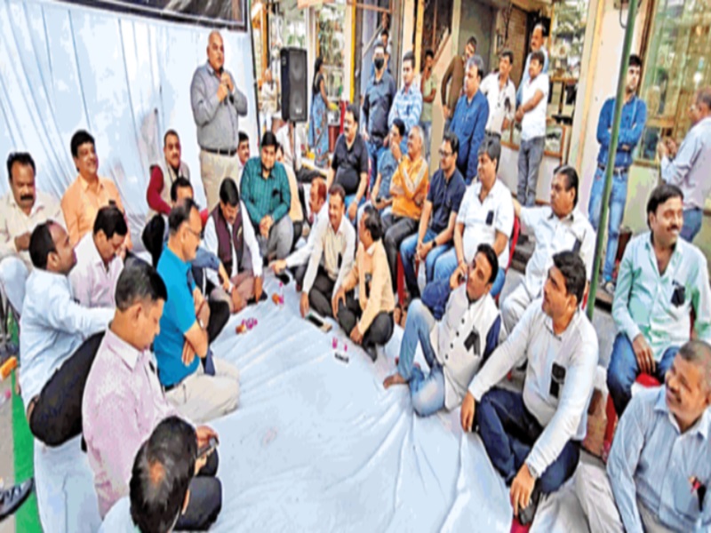Gwalior Hundi Scandal News: सराफा बाजार में व्यापारियों ने दिया धरना, चैंबर को मानहानि का नोटिस