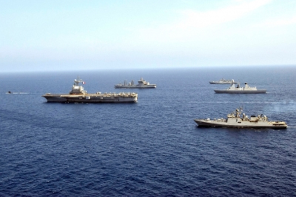Indo-French Navy conducts maritime exercises in Arabian Sea - Delhi News in Hindi