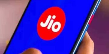 Jio Network Down |  Reliance Jio network down, Twitter floods with complaints from users  Navabharat