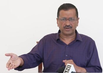 MCD Elections 2022: एमसीडी इलेक्शन टालने पर भड़के केजरीवाल, बोले- AAP से डर गई BJP