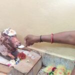 MP News: मध्य प्रदेश में शिव मंदिरों में नंदी को दूध पिलाने उमड़ रहे लोग