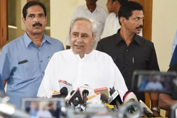 Odisha CM asks officers to work with more commitment - Bhubaneswar News in Hindi
