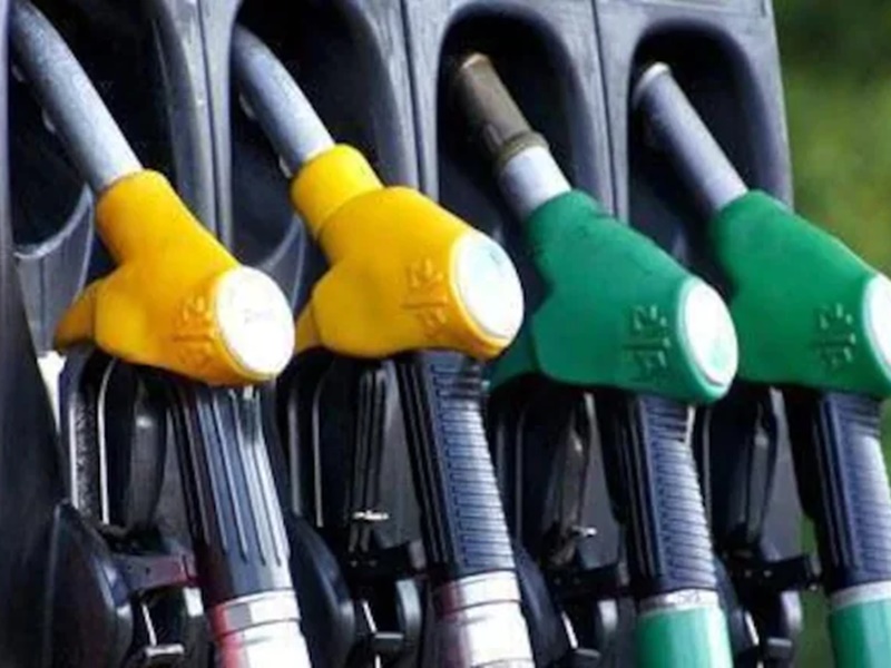 #PetrolDieselPriceHike: 6 रुपए प्रति लीटर महंगे हो सकते हैं पेट्रोल-डीजल, जानिए क्या है सरकार और तेल कंपनियों की रणनीति