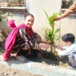 लक्ष्य पूरा करने की होड़, बगीचों और छात्रावास परिसरों में रोपे जा रहे पौधे