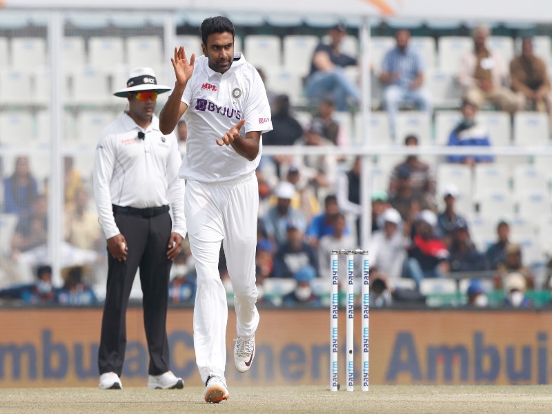 आर अश्विन ने तोड़ा कपिल देव का रिकॉर्ड, टेस्ट क्रिकेट में सबसे ज्यादा विकेट लेने वाले दूसरे भारतीय गेंदबाज
