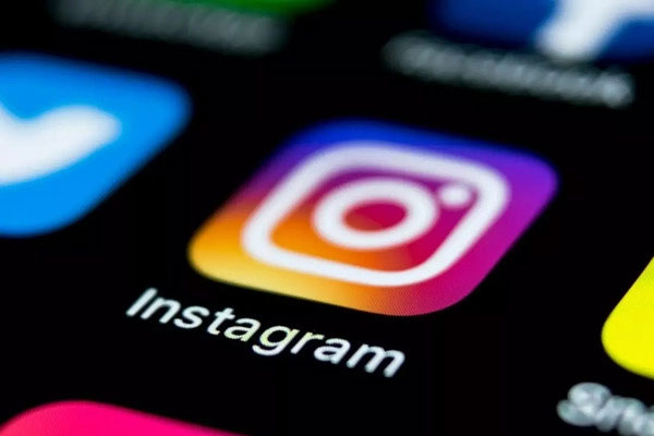 Russia bans Instagram, blocks access to 80 million users - World News in Hindi
