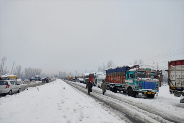 Srinagar-Leh highway reopens after 73 days - Srinagar News in Hindi