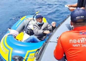 Thailand, Vietnam, Mumbai, Vietnam man trying to row from Thailand to India
