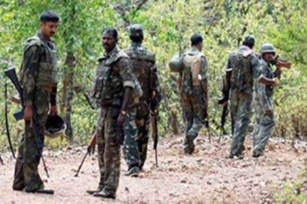 Three naxalites killed in police encounter in Jharkhand Latehar, one arrested. - Ranchi News in Hindi