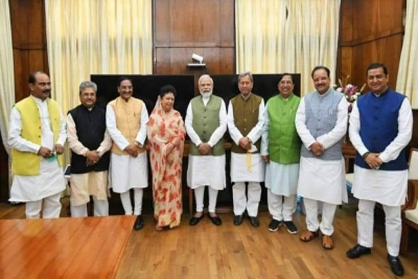 Uttarakhand BJP MPs meet PM Modi and BJP National President - Dehradun News in Hindi