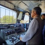 Video: एक ही ट्रैक पर आती दो ट्रेनों को टकराने से बचाएगा रेलवे का कवच, जानिये यह कैसे काम करता है