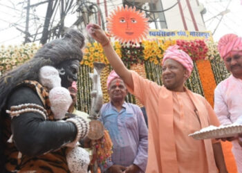 Yogi participated in the procession of Lord Narsingh, said the people chose the nationalist government - Gorakhpur News in Hindi
