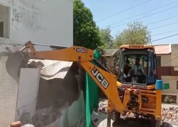 Bulldozer started by calling the accused lodged in Barwani jail as a rioter - Congress - Bhopal News in Hindi
