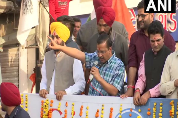 CM Kejriwal took out the tricolor yatra in Ahmedabad, said- I do not know how to do politics, I know how to end corruption - Ahmedabad News in Hindi
