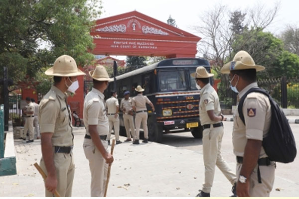 Karnataka sends police team to AP Srisailam over pilgrim assault case - Bengaluru News in Hindi