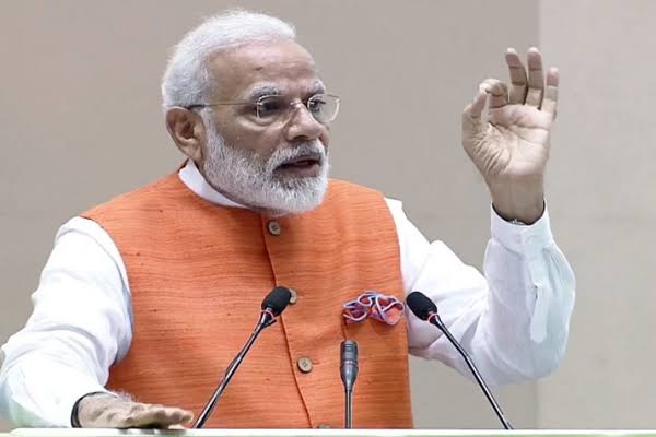 PM Modi condoles the death of people in a road accident in Assam. - Delhi News in Hindi
