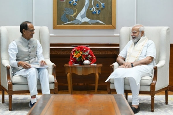 Madhya Pradesh Chief Minister met PM Modi, requested to inaugurate the corridor built in Ujjain Mahakal temple complex - Bhopal News in Hindi