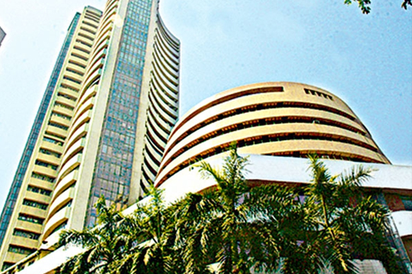 Extending losses from past week, equities settle low - India News in Hindi