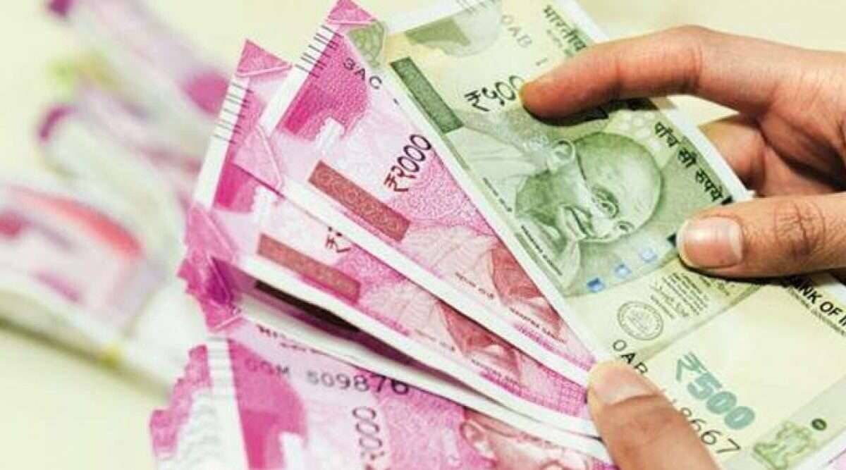 7th Pay Commission Latest News: 14 percent increase in DA of central employees and 10 months arrears too