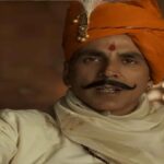 Akshay Kumar took refuge in Ganga Maiya before the film's release, the actor was seen performing aarti at Ganga Ghat