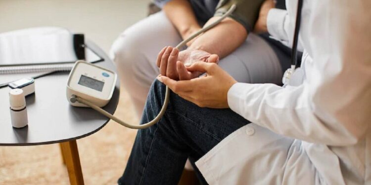 Blood pressure should not go above this level in diabetic patients, these problems may increase