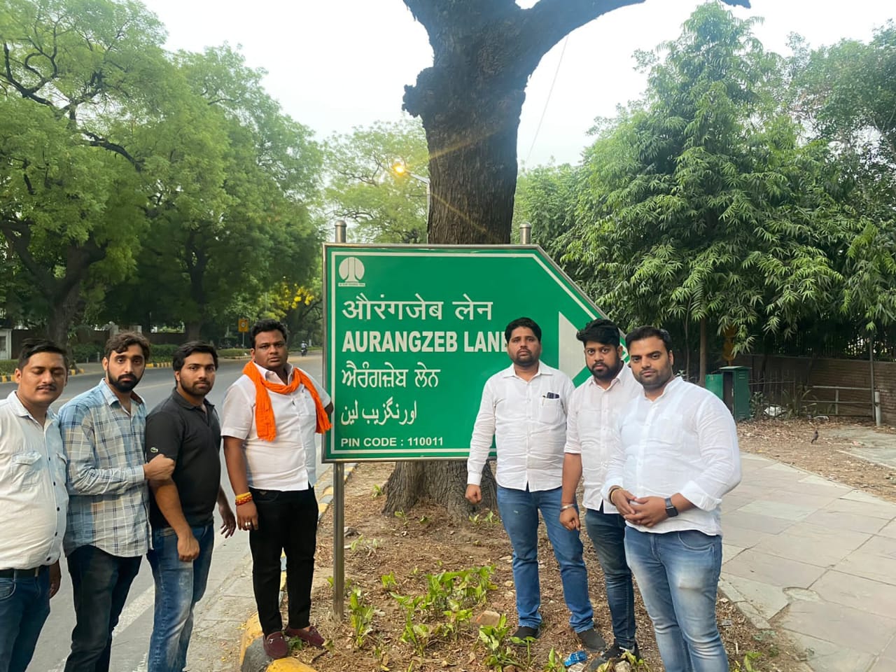'Congress has made Mughals as heroes', BJP Yuva Morcha demands change of name of 'Aurangzeb Lane', put up poster of 'Baba Vishwanath'