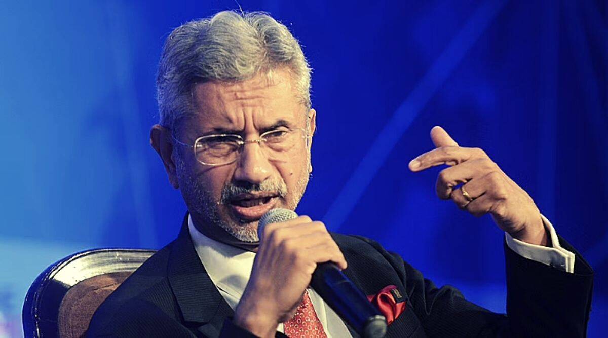 uestion was asked on Russia regarding India and China s jaishankar gave the agreement answer - If you are silent on Russia-Ukraine then who will speak on India-China?  Journalist asked S Jaishankar